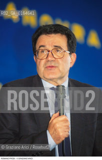 Caption: Nome: .PRODI ROMANO.Descrizione: .ECONOMIA PROFESSORE UNIVERSITARIO POLITICO ULIVO CANDIDATO PRESIDENTE DEL CONSIGLIO .ECONOMY UNIVERSITY PROFESSOR POLITICAL ULIVO PRIME MINISTER CANDITATE .Credit: ©Graziano Arici/Rosebud2 / Costo: .A.Nazione: .ITALIA.ITALY.Cittˆ: ..Data: .1996
