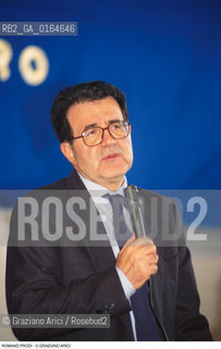 Caption: Nome: .PRODI ROMANO.Descrizione: .ECONOMIA PROFESSORE UNIVERSITARIO POLITICO ULIVO CANDIDATO PRESIDENTE DEL CONSIGLIO / COMIZIO.ECONOMY UNIVERSITY PROFESSOR POLITICAL ULIVO PRIME MINISTER CANDITATE .Credit: ©Graziano Arici/Rosebud2 / Costo: .A.Nazione: .ITALIA.ITALY.Cittˆ: ..Data: .1996