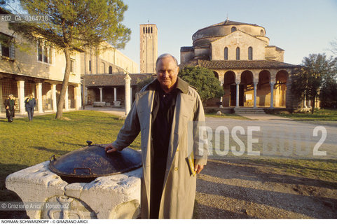 Caption: Nome: .SCHWARZKOPF NORMAN.Descrizione: .GENERALE COMANDANTE DELLESERCITO AMERICANO DURANTE LA GUERRA USA-IRAQ (DESERT-STORM) / A TORCELLO.GENERAL COMMANDER OF USA ARMY DURING WAR USA-IRAK (DESERT-STORM) / IN TORCELLO.Credit: ©Graziano Arici/Rosebud2 / Costo: .A.Nazione: .USA.Cittˆ: ..Data: .1995