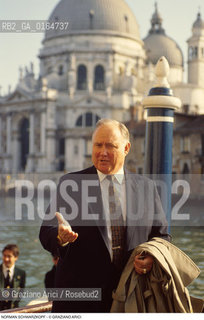 Caption: Nome: .SCHWARZKOPF NORMAN.Descrizione: .GENERALE COMANDANTE DELLESERCITO AMERICANO DURANTE LA GUERRA USA-IRAQ (DESERT-STORM) / A VENEZIA.GENERAL COMMANDER OF USA ARMY DURING WAR USA-IRAK (DESERT-STORM) / IN VENICE.Credit: ©Graziano Arici/Rosebud2 / Costo: .A.Nazione: .USA.Cittˆ: ..Data: .1995