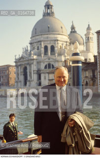 Caption: Nome: .SCHWARZKOPF NORMAN.Descrizione: .GENERALE COMANDANTE DELLESERCITO AMERICANO DURANTE LA GUERRA USA-IRAQ (DESERT-STORM) / A VENEZIA.GENERAL COMMANDER OF USA ARMY DURING WAR USA-IRAK (DESERT-STORM) / IN VENICE.Credit: ©Graziano Arici/Rosebud2 / Costo: .A.Nazione: .USA.Cittˆ: ..Data: .1995