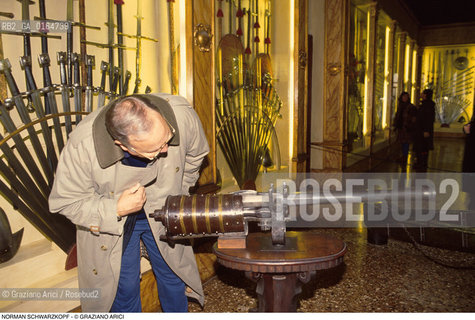 Caption: Nome: .SCHWARZKOPF NORMAN.Descrizione: .GENERALE COMANDANTE DELLESERCITO AMERICANO DURANTE LA GUERRA USA-IRAQ (DESERT-STORM) / AL MUSEO DELLE ARMI DEL PALAZZO DUCALE A VENEZIA.GENERAL COMMANDER OF USA ARMY DURING WAR USA-IRAK (DESERT-STORM) / IN VENICE.Credit: ©Graziano Arici/Rosebud2 / Costo: .A.Nazione: .USA.Cittˆ: ..Data: .1995