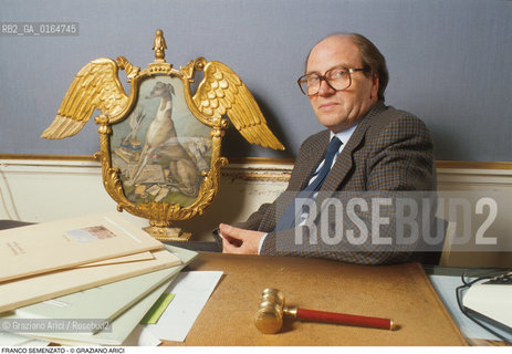 Caption: Nome: .SEMENZATO FRANCO.Descrizione: .PROPRIETARIO DELLOMONIMA CASA DASTE / STEMMA .PROPRIETARY OF HOMONYMOUS AUCTION HAUSE .Credit: ©Graziano Arici/Rosebud2 / Costo: .A.Nazione: .ITALIA.ITALY.Cittˆ: ..Data: .1994