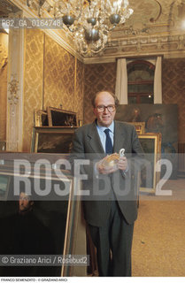 Caption: Nome: .SEMENZATO FRANCO.Descrizione: .PROPRIETARIO DELLOMONIMA CASA DASTE / QUADRI.PROPRIETARY OF HOMONYMOUS AUCTION HAUSE / PICTURES.Credit: ©Graziano Arici/Rosebud2 / Costo: .A.Nazione: .ITALIA.ITALY.Cittˆ: ..Data: .1994