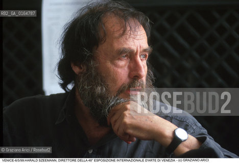 Nome:.SZEEMANN HARALD.Descrizione:.CRITICO DARTE STORICO DIRETTORE DEL SETTORE ARTI VISIVE DELLA BIENNALE.ART CRITIC HISTORICAL DIRECTOR OF THE BIENNALES VISUAL ARTS SECTOR.Credit:.Graziano Arici/Rosebud2/.Costo:.A.Nazione:.SVIZZERA.SWISS.Cittˆ:.VENEZIA.VENICE.Data:.6/05/1999