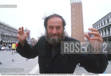 Nome:.SZEEMANN HARALD.Descrizione:.CRITICO DARTE STORICO DIRETTORE DEL SETTORE ARTI VISIVE DELLA BIENNALE/ PIAZZA SAN MARCO VENEZIA.ART CRITIC HISTORICAL DIRECTOR OF THE BIENNALES VISUAL ARTS SECTOR / SAINT MARK SQUARE VENICE.Credit:.Graziano Arici/Rosebud2/.Costo:.A.Nazione:.SVIZZERA.SWISS.Cittˆ:.VENEZIA.VENICE.Data:.6/05/1999