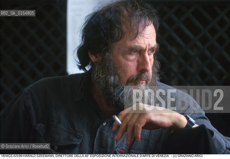 Nome:.SZEEMANN HARALD.Descrizione:.CRITICO DARTE STORICO DIRETTORE DEL SETTORE ARTI VISIVE DELLA BIENNALE.ART CRITIC HISTORICAL DIRECTOR OF THE BIENNALES VISUAL ARTS SECTOR .Credit:.Graziano Arici/Rosebud2/.Costo:.A.Nazione:.SVIZZERA.SWISS.Cittˆ:.VENEZIA.VENICE.Data:.6/05/1999