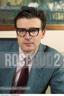 Caption: Nome: .THALER ZORAN.Descrizione: .POLITICO DEL PARTITO DEMOCRATICO LIBERALE PRESIDENTE DELLA COMMISSIONE ESTERI DELLA CAMERA .Credit: ©Graziano Arici/Rosebud2 / Costo: .A.Nazione: .SLOVENIA.Cittˆ: .LUBIANA.Data: .1995