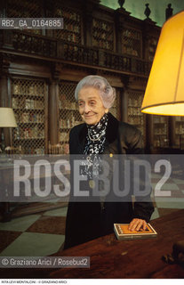 Caption: Nome: .LEVI MONTALCINI RITA.Descrizione: .SCIENZA NEUROBIOLOGA PREMIO NOBEL PER LA MEDICINA 1986 / NELLA BIBLIOTECA DELLA FONDAZIONE CINI (ISOLA DI SAN GIORGIO) A VENEZIA .SCIENCE NEUROBIOLOGY NOBEL PRIZE FOR MEDICINE 1986 / IN THE LIBRARY  OF CINI FONDAZIONE (SAN GIORGIO ISLAND) IN VENICE.Credit: ©Graziano Arici/Rosebud2 / Costo: .A.Nazione: .ITALIA.ITALY.Cittˆ: ..Data: .1997