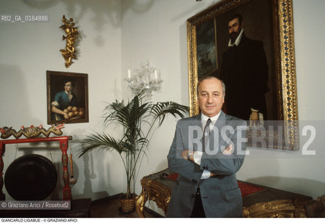 Caption: Nome: .LIGABUE GIANCARLO.Descrizione: .SCIENZA PALEONTOLOGO IMPRENDITORE/ NELLA SUA CASA.SCIENCE PALEONTOLOGIST ENTREPRENEUR / IN HIS HOME.Credit: ©Graziano Arici/Rosebud2 / Costo: .A.Nazione: .ITALIA.ITALY.Cittˆ: ..Data: .1997