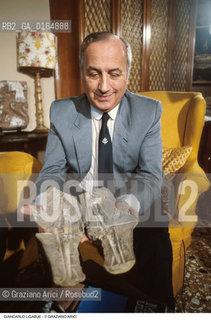 Caption: Nome: .LIGABUE GIANCARLO.Descrizione: .SCIENZA PALEONTOLOGO IMPRENDITORE / NELLA SUA CASA / FOSSILI.SCIENCE PALEONTOLOGIST ENTREPRENEUR / IN HIS HOME / FOSSIL.Credit: ©Graziano Arici/Rosebud2 / Costo: .A.Nazione: .ITALIA.ITALY.Cittˆ: ..Data: .1997