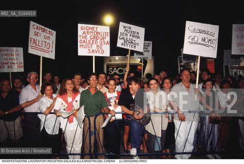 Nome:.MOSTRA INTERNAZIONALE DEL CINEMA.{VENICE} FILM FESTIVAL.Descrizione:.MANIFESTAZIONE DEI. LAVORATORI DELLINDUSTRIA GALILEO/ MOSTRA DEL CINEMA.DEMONSTRATION OF THE WORKERS OF THE FACTORY GALILEO.Credit:.Graziano Arici/Rosebud2/.Costo:.A.Nazione:.ITALIA.ITALY.Cittˆ:.VENEZIA.VENICE.Data:.1994.