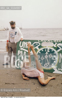 Nome: .MOSTRA INTERNAZIONALE DEL CINEMA.{VENICE} FILM FESTIVAL.Descrizione: .SESSO / SPIAGGIA MARE / MOSTRA DEL CINEMA.SEX / BEACH SEA.Credit: ©Graziano Arici/Rosebud2 / Costo: .A.Nazione: .ITALIA.ITALY.Cittˆ: .VENEZIA.VENICE.Data:.1986.