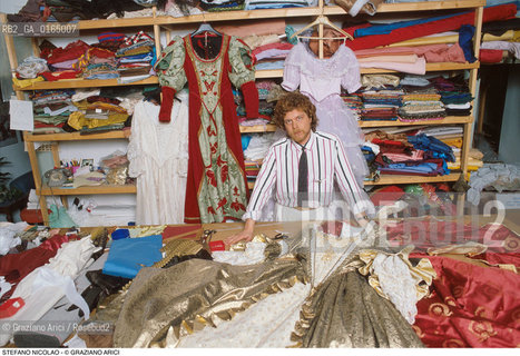 Caption: Nome: .NICOLAO STEFANO.Descrizione: .CINEMA TEATRO COSTUMISTA / COSTUMI.CINEMA THEATRE COSTUME-DESIGNER / COSTUME.Credit: ©Graziano Arici/Rosebud2 / Costo: .A.Nazione: .ITALIA.ITALY.Cittˆ: ..Data: .1988