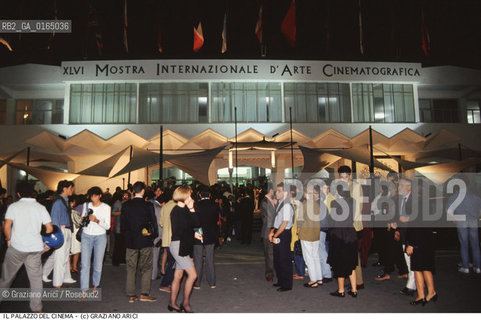 Nome: .MOSTRA INTERNAZIONALE DARTE CINEMATOGRAFICA {DI VENEZIA}.{VENICE} FILM FESTIVAL.Descrizione: .IL PALAZZO DEL CINEMA / MOSTRA DEL CINEMA.Credit: ©Graziano Arici/Rosebud2 / Costo: .A.Nazione: .ITALIA.ITALY.Cittˆ: .VENEZIA.VENICE.Data:.1989.