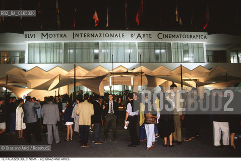 Nome: .MOSTRA INTERNAZIONALE DARTE CINEMATOGRAFICA {DI VENEZIA}.{VENICE} FILM FESTIVAL.Descrizione: .IL PALAZZO DEL CINEMA / MOSTRA DEL CINEMA.Credit: ©Graziano Arici/Rosebud2 / Costo: .A.Nazione: .ITALIA.ITALY.Cittˆ: .VENEZIA.VENICE.Data:.1989.