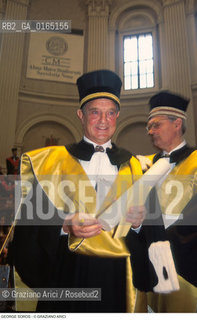 Caption: Nome: .SOROS GEORGE.Descrizione: .ECONOMIA FINANZA FINANZIERE MECENATE / DURANTE LA SUA LAUREA AD HONORIS CAUSA IN ECONOMIA ALLUNIVERSITA DI BOLOGNA / TOGA.ECONOMICS FINANCE FINANCIER MAECENAS / DURING HIS ECONOMICS HONORARY DEGREE AT THE  BOLOGNA UNIVERSITY  /GOWN.Credit: ©Graziano Arici/Rosebud2 / Costo: .A.Nazione: .USA.Cittˆ: ..Data: .1995