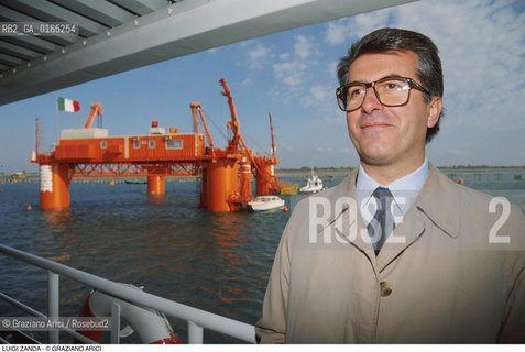 Caption: Nome: .ZANDA LUIGI.Descrizione:.PRESIDENTE DEL COMITATO GIUBILEO 2000 ROMA / SULLO SFONDO IL MOSE.PRESIDENT OF COMMITTEE GIUBILEO 2000 ROME.Credit: ©Graziano Arici/Rosebud2 / Costo: .A.Nazione: .ITALIA.ITALY.Cittˆ: ..Data: .1996