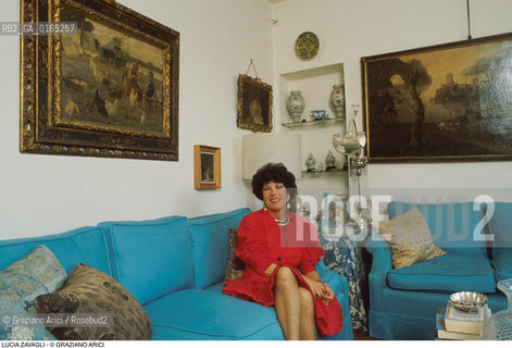 Caption: Nome: .ZAVAGLI LUCIA.Descrizione: .CONTESSA PUBBLICHE RELAZIONI / NELLA SUA CASA.Credit: ©Graziano Arici/Rosebud2 / Costo: .A.Nazione: .ITALIA.ITALY.Cittˆ: ..Data: .1987