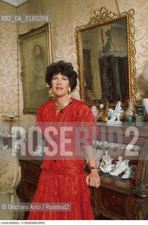 Caption: Nome: .ZAVAGLI LUCIA.Descrizione: .CONTESSA PUBBLICHE RELAZIONI / NELLA SUA CASA.Credit: ©Graziano Arici/Rosebud2 / Costo: .A.Nazione: .ITALIA.ITALY.Cittˆ: ..Data: .1987