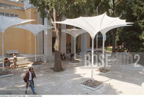 Nome: .BIENNALE ARCHITETTURA 1996.Descrizione: .ESPOSIZIONE INTERNAZIONALE DI ARCHITETTURA / ALLESTIMENTO GIARDINI.Credit: ©Graziano Arici/Rosebud2 .Nazione: ..Cittˆ: ..Data: .1996