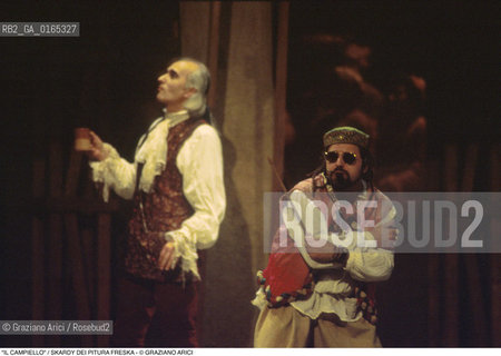 Caption: Caption: Nome: .IL CAMPIELLO .Descrizione: .TEATRO / OPERA DI CARLO GOLDONI / IL CANTANTE SKARDY CHE CON IL GRUPPO MUSICALE VENEZIANO PITURA FRESKA HA MUSICATO LO SPETTACOLO / AL TEATRO GOLDONI.Credit: ©Graziano Arici/Rosebud2 Costo: .A.Nazione: .ITALIA.Cittˆ: ..Data: .1995.