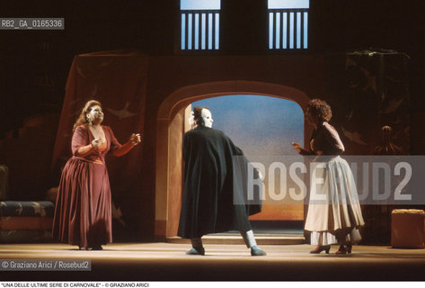 Caption: Caption: Nome: .UNA DELLE ULTIME SERE DI CARNOVALE.Descrizione: .TEATRO / IN OCCASIONE DEL CARNEVALE / AL TEATRO GOLDONI MAURIZIO SCAPARRO.Credit: ©Graziano Arici/Rosebud2 Costo: .A.Nazione: .ITALIA.Cittˆ: ..Data: .1994