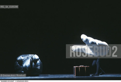Caption: Caption: Nome: .MUMMEN SCHANZ.Descrizione: .TEATRO DEI MIMI / AL TEATRO GOLDONI.Credit: ©Graziano Arici/Rosebud2 Costo: .A.Nazione: .ITALIA.Cittˆ: ..Data: .1985