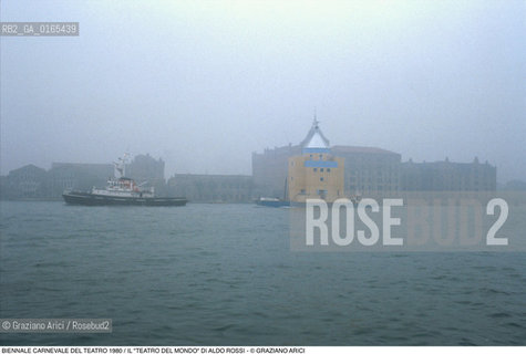 Nome: .BIENNALE CARNEVALE DEL TEATRO 1980.Descrizione: .IL TEATRO DEL MONDO PROGETTO DELLARCHITETTO ALDO ROSSI / A VENEZIA.Credit: ©Graziano Arici/Rosebud2 .Nazione: .ITALIA.Cittˆ: .VENEZIA.Data: .1980