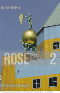 Nome: .BIENNALE CARNEVALE DEL TEATRO 1980.Descrizione: .IL TEATRO DEL MONDO PROGETTO DELLARCHITETTO ALDO ROSSI .Credit: ©Graziano Arici/Rosebud2 .Nazione: .ITALIA.Cittˆ: .VENEZIA.Data: .1980