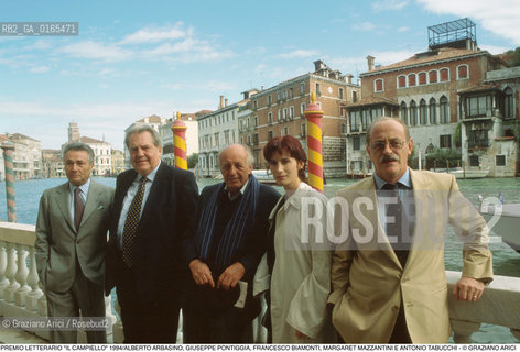 Nome: .PREMIO LETTERARIO IL CAMPIELLO.Descrizione: .LETTERATURA / I 5 SCRITTORI FINALISTI ALBERTO ARBASINO, GIUSEPPE PONTIGGIA, FRANCESCO BIAMONTI, MARGARET MAZZANTINI E ANTONIO TABUCCHI / A VENEZIA.Credit: ©Graziano Arici/Rosebud2 Costo: ..Nazione: .ITALIA.Cittˆ: .VENEZIA.Data: .1994.