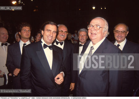 Nome: .PREMIO LETTERARIO IL CAMPIELLO.Descrizione: .LETTERATURA / IL PRESIDENTE DELLAPRILIA IVANO DEGGIO CON IL POLITICO GIOVANNI SPADOLINI / SULLO SFONDO IL SINDACO DI VENEZIA UGO BERGAMO.Credit: ©Graziano Arici/Rosebud2 Costo: ..Nazione: .ITALIA.Cittˆ: ..Data: .1990.