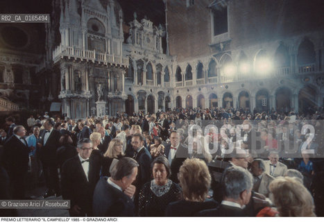 Nome: .PREMIO LETTERARIO IL CAMPIELLO.Descrizione: .LETTERATURA / PALCO GIURIA PUBBLICO  .Credit: ©Graziano Arici/Rosebud2 Costo: ..Nazione: .ITALIA.Cittˆ: .VENEZIA.Data: .1985.