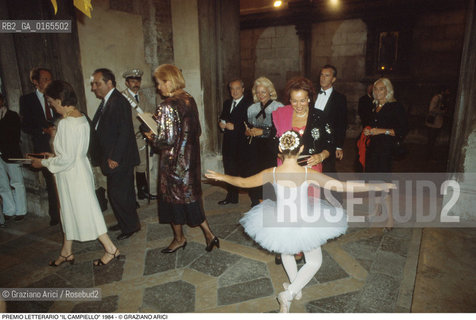 Nome: .PREMIO LETTERARIO IL CAMPIELLO.Descrizione: .ENTRATA PUBBLICO / BAMBINA IN TUTU DA DANZA.Credit: ©Graziano Arici/Rosebud2 Costo: ..Nazione: .ITALIA.Cittˆ: ..Data: .1984.