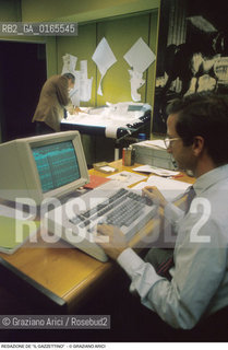Nome: .REDAZIONE DE IL GAZZETTINO    .Descrizione: .GIORNALISTI COMPUTER.Credit: ©Graziano Arici/Rosebud2 Costo: ..Nazione: .ITALIA.Cittˆ: .MESTRE (VE).Data: .1989..