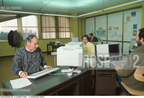 Nome: .REDAZIONE DE IL GAZZETTINO    .Descrizione: .GIORNALISTI COMPUTERS.Credit: ©Graziano Arici/Rosebud2 Costo: ..Nazione: .ITALIA.Cittˆ: .MESTRE (VE).Data: .1989..