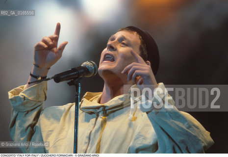 Nome: .CONCERTO ITALY FOR ITALY.Descrizione: .IL CANTANTE ZUCCHERO FORNACIARI.Credit: ©Graziano Arici/Rosebud2 Costo: ..Nazione: .ITALIA.Cittˆ: .TRENTO.Data: .1985.