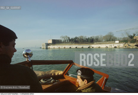 Nome: .LAGUNARI .Descrizione: .ESERCITO MILITARI / ISOLA DI SANTANDREA.Credit: ©Graziano Arici/Rosebud2 Costo: ..Nazione: .ITALIA.Cittˆ: ..Data: .1990..
