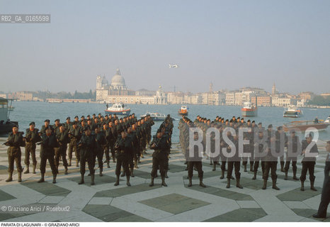 Nome: .LAGUNARI .Descrizione: .ESERCITO MILITARI / PARATA / A VENEZIA.Credit: ©Graziano Arici/Rosebud2 Costo: ..Nazione: .ITALIA.Cittˆ: .VENEZIA.Data: .1990..