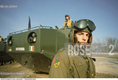 Nome: .LAGUNARI .Descrizione: .ESERCITO MILITARI / ADDESTRAMENTO.Credit: ©Graziano Arici/Rosebud2 Costo: ..Nazione: .ITALIA.Cittˆ: ..Data: .1990..