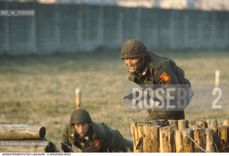 Nome: .LAGUNARI .Descrizione: .ESERCITO MILITARI / ADDESTRAMENTO.Credit: ©Graziano Arici/Rosebud2 Costo: ..Nazione: .ITALIA.Cittˆ: ..Data: .1990..