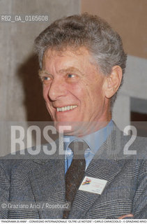 Nome: .PANORAMA 25 ANNI CONVEGNO INTERNAZIONALE OLTRE LE NOTIZIE.Descrizione: .ECONOMIA / IL PRESIDENTE DEL CONSIGLIO DI AMMINISTRAZIONE DE LA REPUBBLICA CARLO CARACCIOLO / A PALAZZO GRASSI.Credit: ©Graziano Arici/Rosebud2 Costo: ..Nazione: .ITALIA.Cittˆ: ..Data: .1985.
