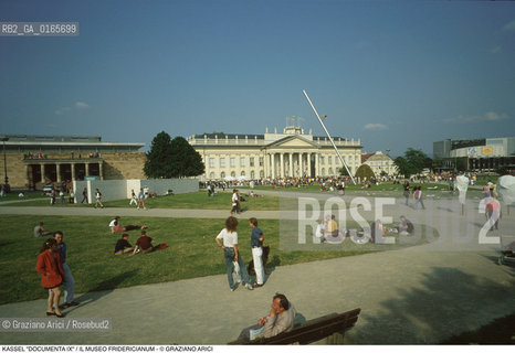 Nome: .KASSEL DOCUMENTA IX .Descrizione: .ARTE ESPOSIZIONE INTERNAZIONALE / IL MUSEO FRIDERICIANUM DAVANTI A FRIEDRICHSPLATZ.Credit: ©Graziano Arici/Rosebud2 Costo: ..Nazione: .GERMANIA.Cittˆ: .KASSEL.Data: .Giugno1992..