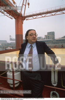 Nome: .IL MOSE (MODULO SPERIMENTALE ELETTROMECCANICO).Descrizione: .MODELLO DI PARATOIA MOBILE DIGHE ACQUA ALTA BOCCHE DI PORTO / PROGETTO DEL CONSORZIO VENEZIA NUOVA / IL POLITICO GIANNI DE MICHELIS ALLINAUGURAZIONE .Credit: ©Graziano Arici/Rosebud2 Costo: ..Nazione: .ITALIA.Cittˆ: ..Data: .1988..