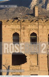 Nome: .MOSTAR.Descrizione: .GUERRA EX JUGOSLAVIA /  UN PALAZZO DISTRUTTO DALLA GUERRA.Credit: ©Graziano Arici/Rosebud2 Costo: ..Nazione: .BOSNIA.Cittˆ: ..Data: .1994..