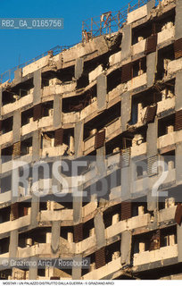 Nome: .MOSTAR.Descrizione: .GUERRA EX JUGOSLAVIA /  UN PALAZZO DISTRUTTO.Credit: ©Graziano Arici/Rosebud2 Costo: ..Nazione: .BOSNIA.Cittˆ: ..Data: .1994..