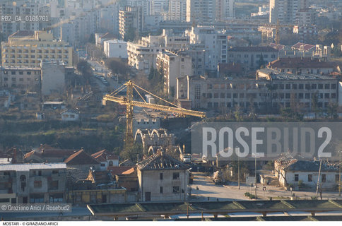 Nome: .MOSTAR.Descrizione: .GUERRA EX JUGOSLAVIA /  VISTA DALLALTO / GRU.Credit: ©Graziano Arici/Rosebud2 Costo: ..Nazione: .BOSNIA.Cittˆ: ..Data: .1994..