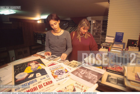 Nome: .LE GIORNATE DEL CINEMA MUTO .Descrizione: .FESTIVAL ASSOCIAZIONE CINEMAZERO / BOOKSHOP MANIFESTI .Credit: ©Graziano Arici/Rosebud2 Costo: ..Nazione: .ITALIA.Cittˆ: .PORDENONE.Data: .1996..