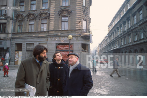 Nome: .SARAJEVO.Descrizione: .GUERRA EX JUGOSLAVIA / VISITA DEL SINDACO DI VENEZIA MASSIMO CACCIARI E DEL PROSINDACO GIANFRANCO BETTIN.Credit: ©Graziano Arici/Rosebud2 Costo: ..Nazione: .BOSNIA.Cittˆ: ..Data: .1994..