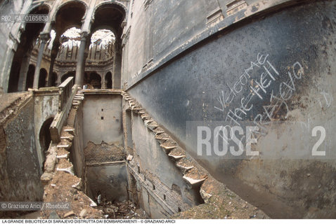 Nome: .SARAJEVO.Descrizione: .GUERRA EX JUGOSLAVIA / LA GRANDE BIBLIOTECA DISTRUTTA DAI BOMBARDAMENTI.Credit: ©Graziano Arici/Rosebud2 Costo: ..Nazione: .BOSNIA.Cittˆ: ..Data: .1994..